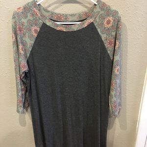 3-quarter length floral shirt